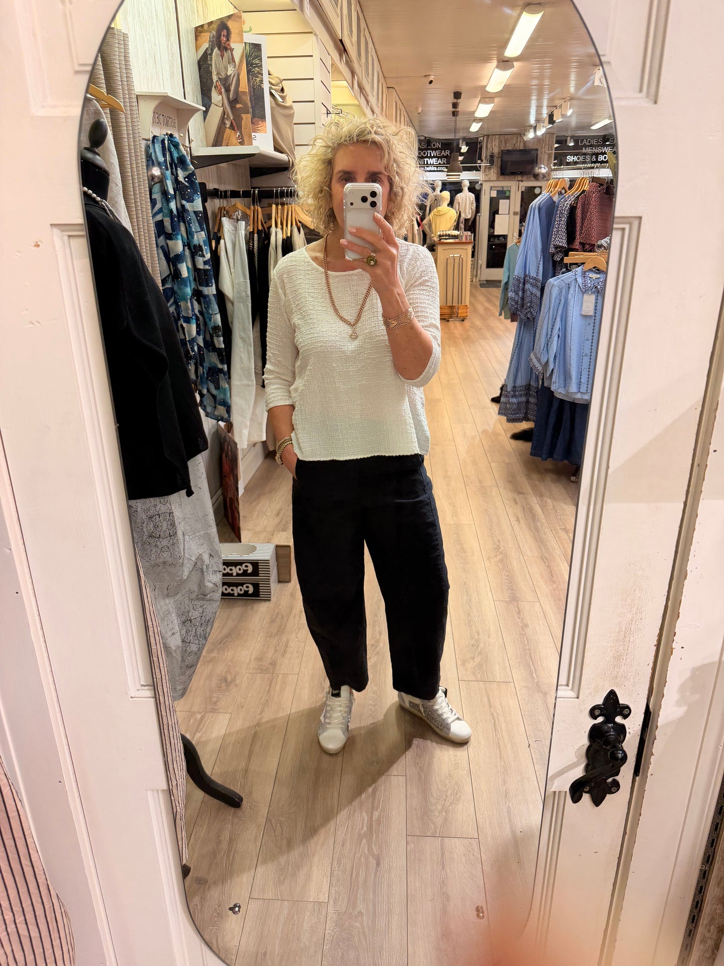 NEIRAMI 3/4 Sleeve Blouse