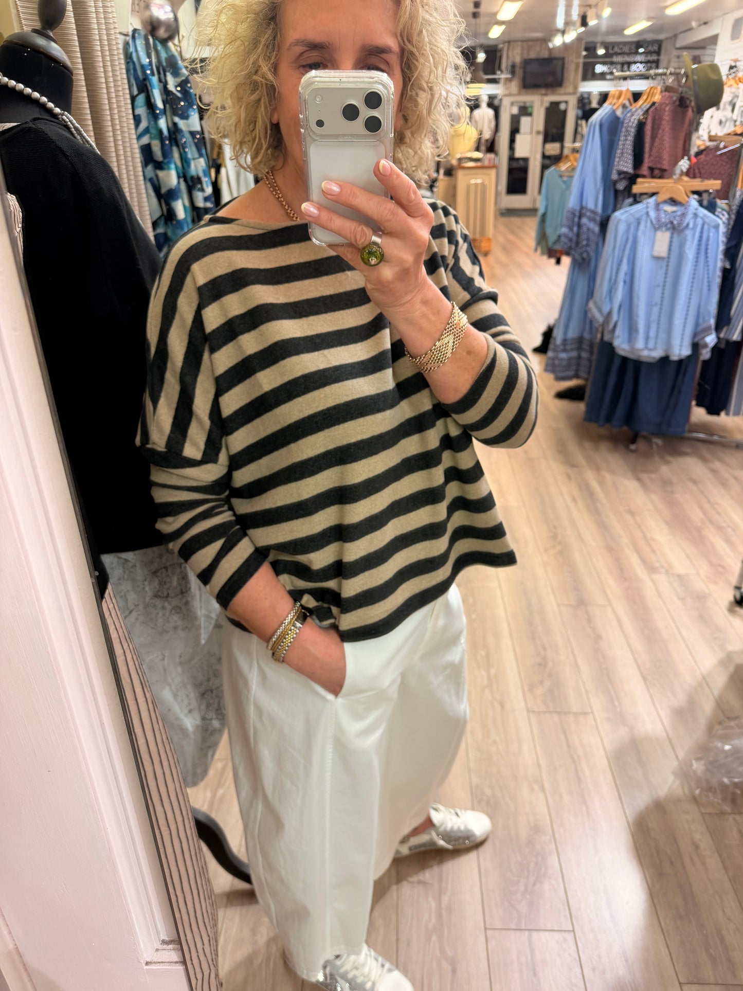 NEIRAMI Boat Neck SWEATER