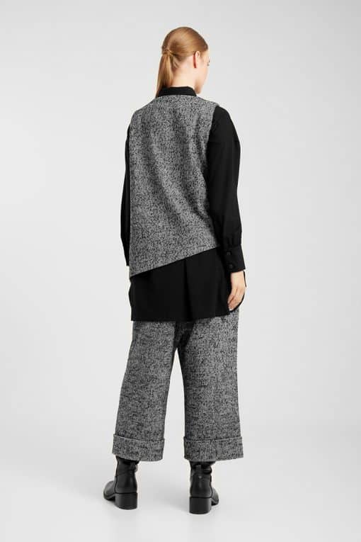 Elsewhere V-NECK SPENCER TOP-BLACK