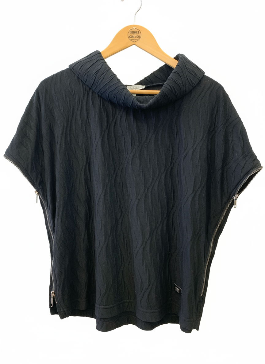 Naya Embossed Knit Top With Collar