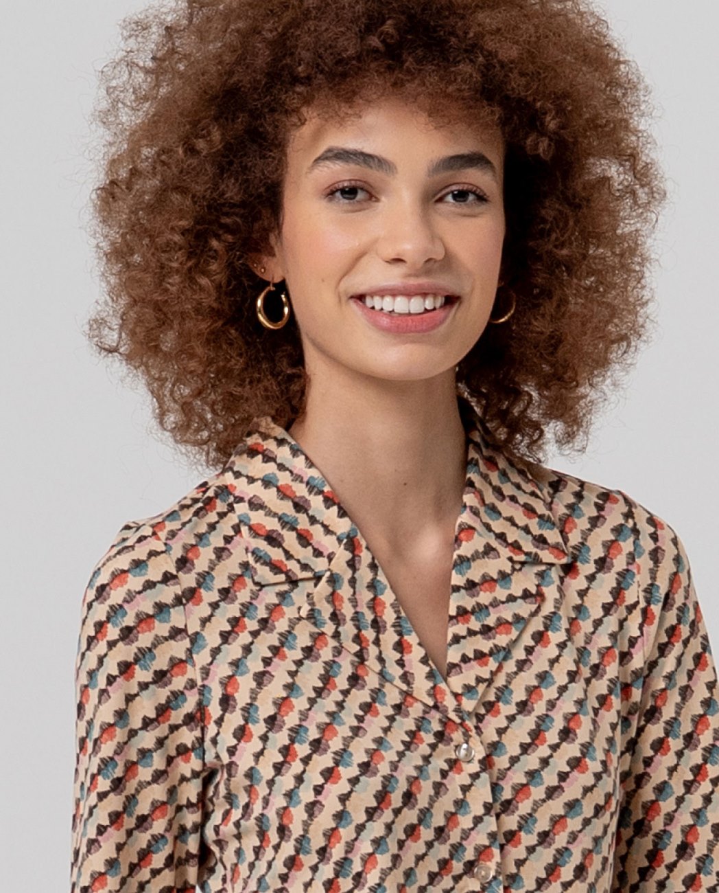 Surkana Lapel collar blouse Ecru