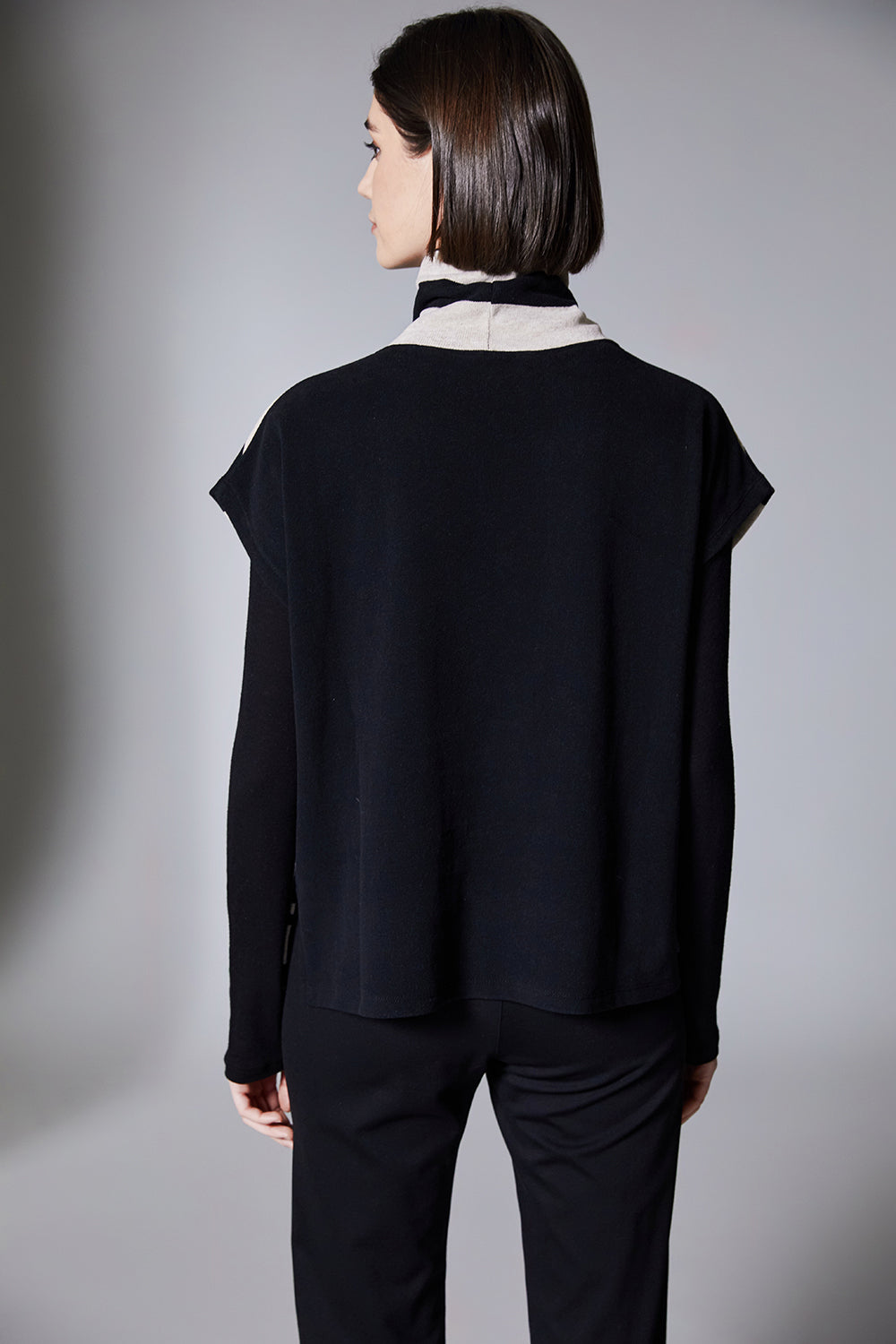 Peruzzi Sleeveless Fleece Sweater