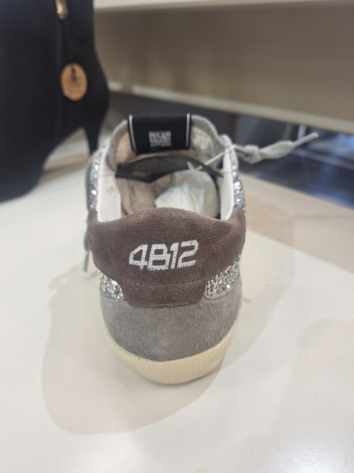 4B12 Suprime D8021 Silver Glitter