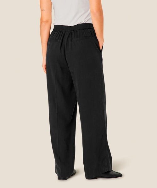 Masai Pippie Trousers- Black