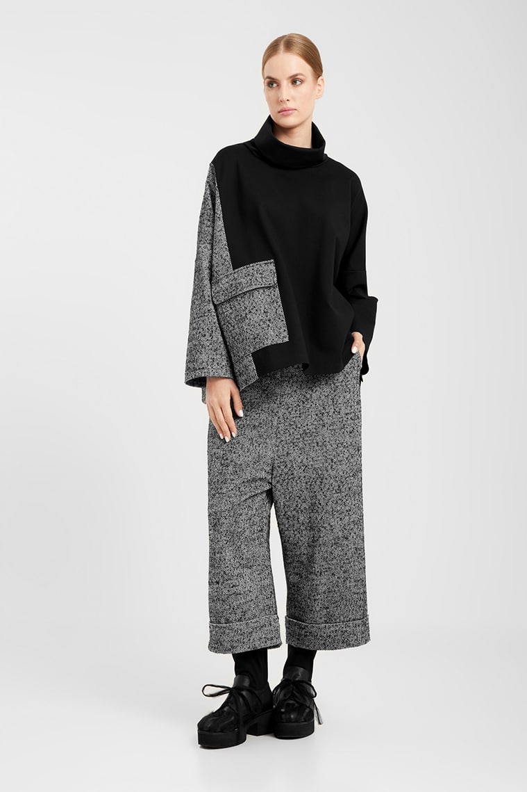 Elsewhere Loose fit Contrast Pocket Sweater Black