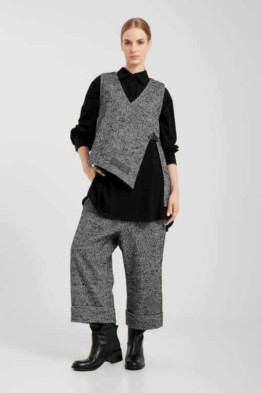 Elsewhere V-NECK SPENCER TOP-BLACK