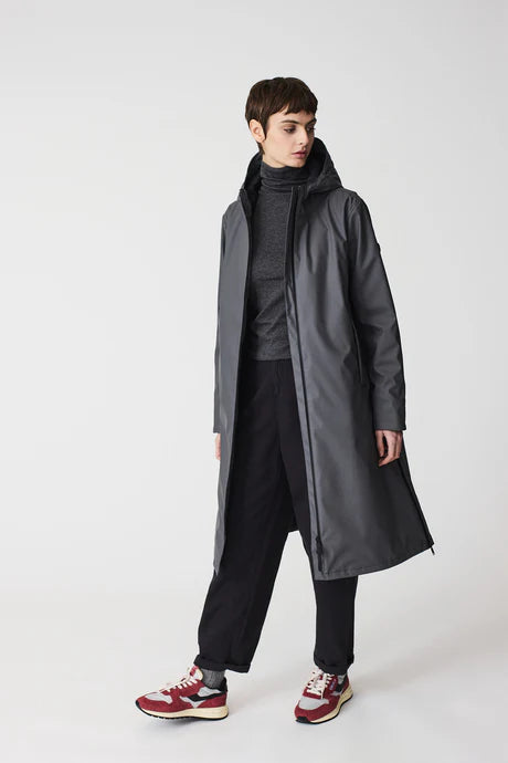 Tanta Tormenta Storm Coat Magnet