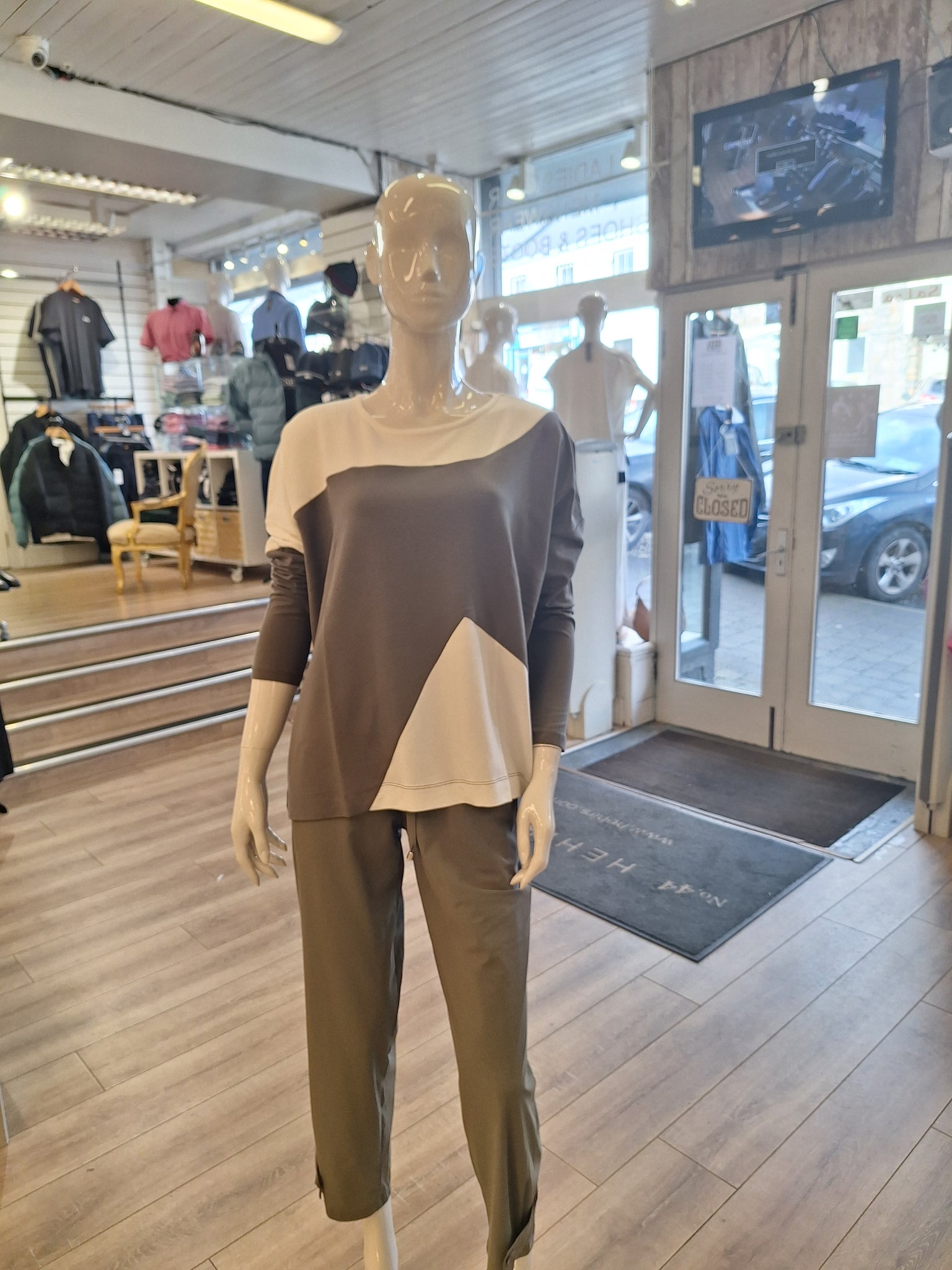 Naya Round Neck Angle Top Army