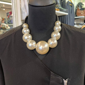 Rubber short Necklace Pearl