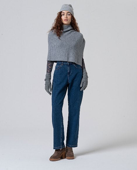 Surkana Asymmetrical short poncho with perkins collar Grey