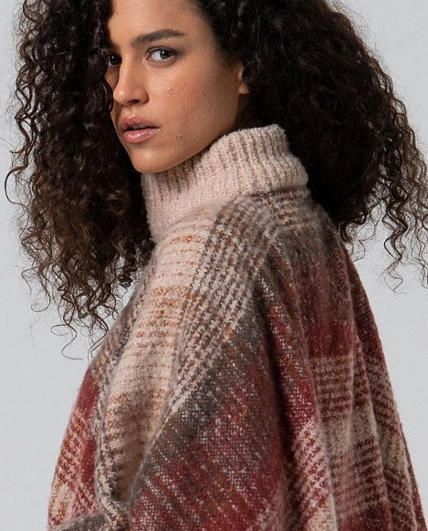 Surkana Plaid Poncho with Zipper Maroon