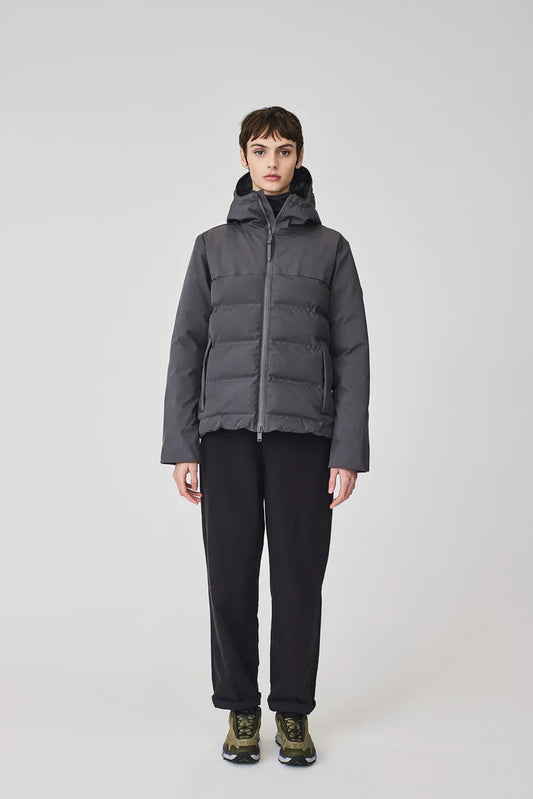 Tanta Tempesta Coat Magnet