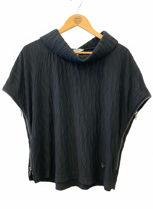Naya Embossed Knit Top With Collar