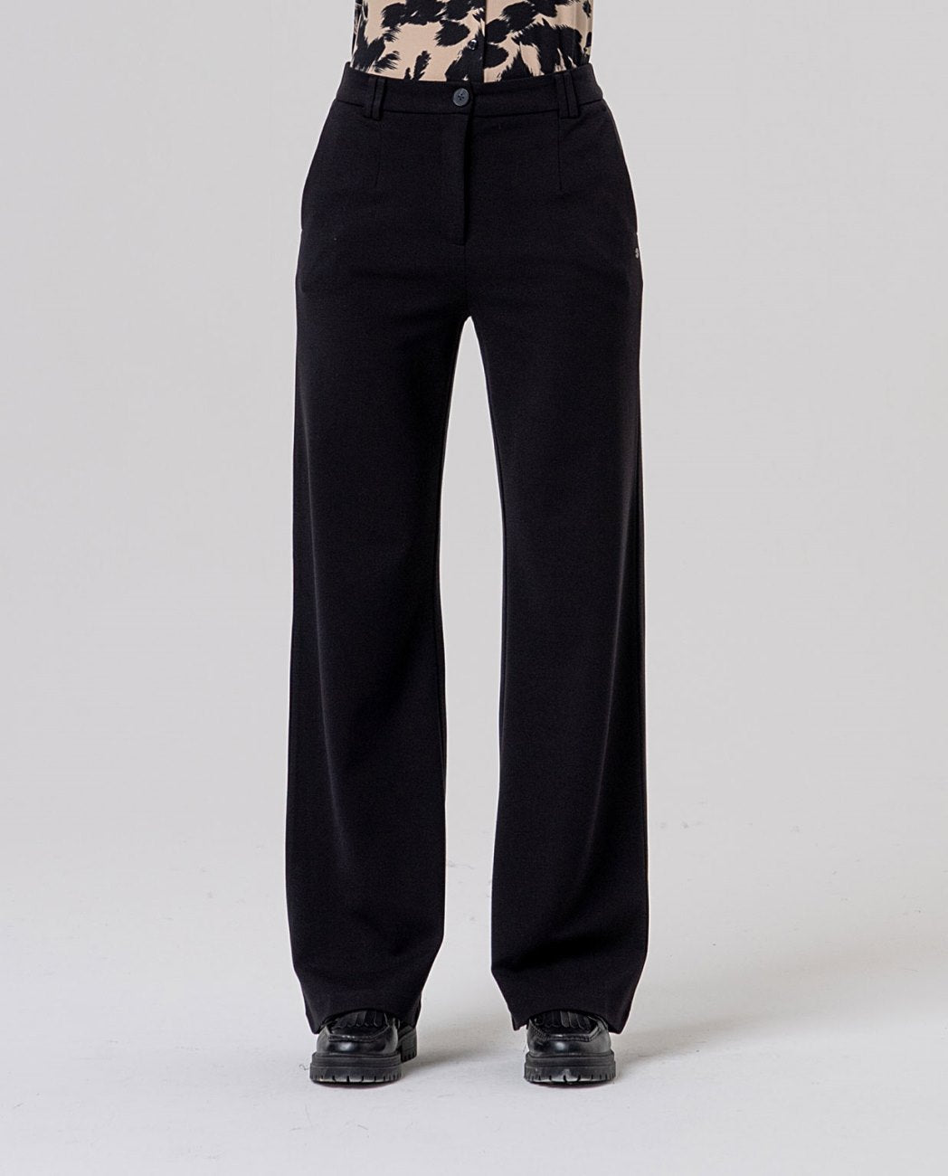 Surkana Straight-leg trousers Black