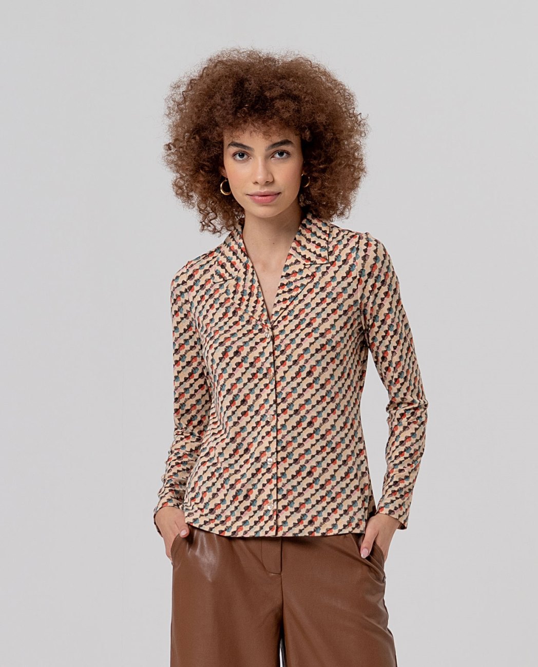 Surkana Lapel collar blouse Ecru