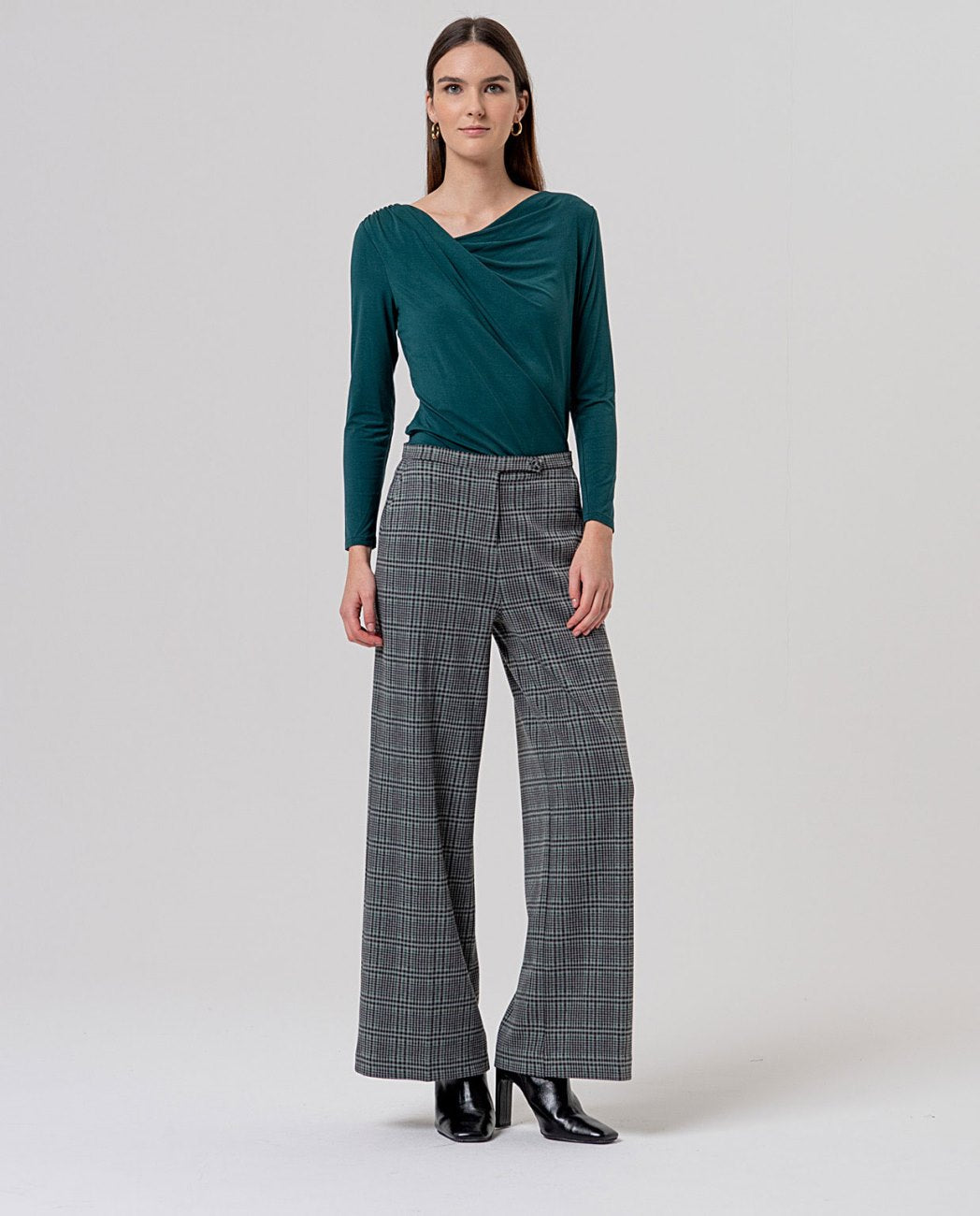 Surkana Wide-leg trousers with fitted waist Grey