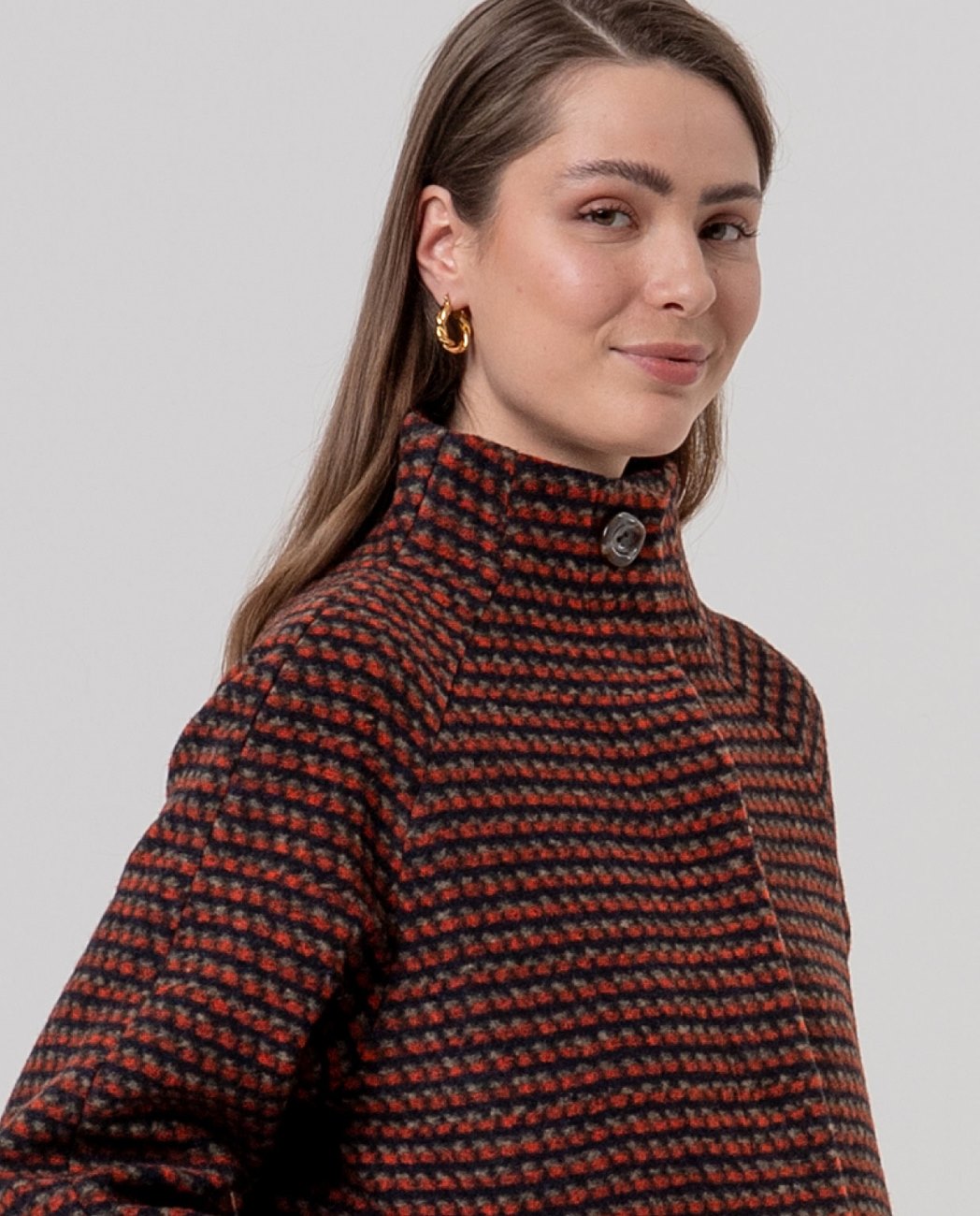 Surkana High neck short coat Red