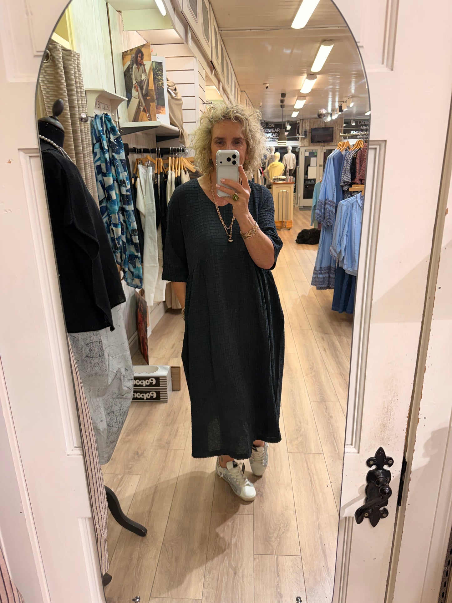 NEIRAMI Short Sleeved Dress Deep Blue