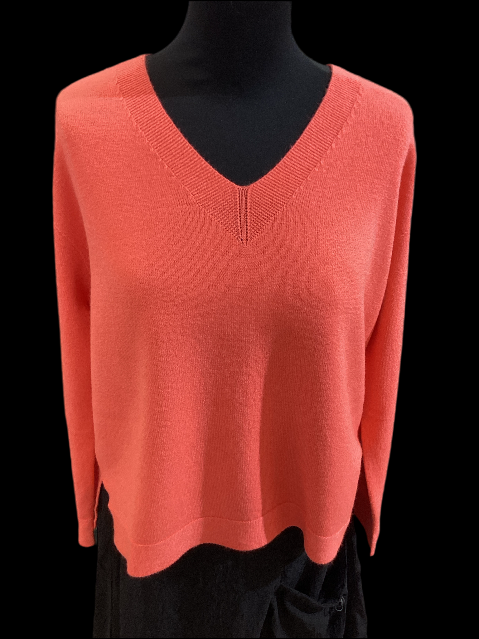 Art V-neck Sweater Coral