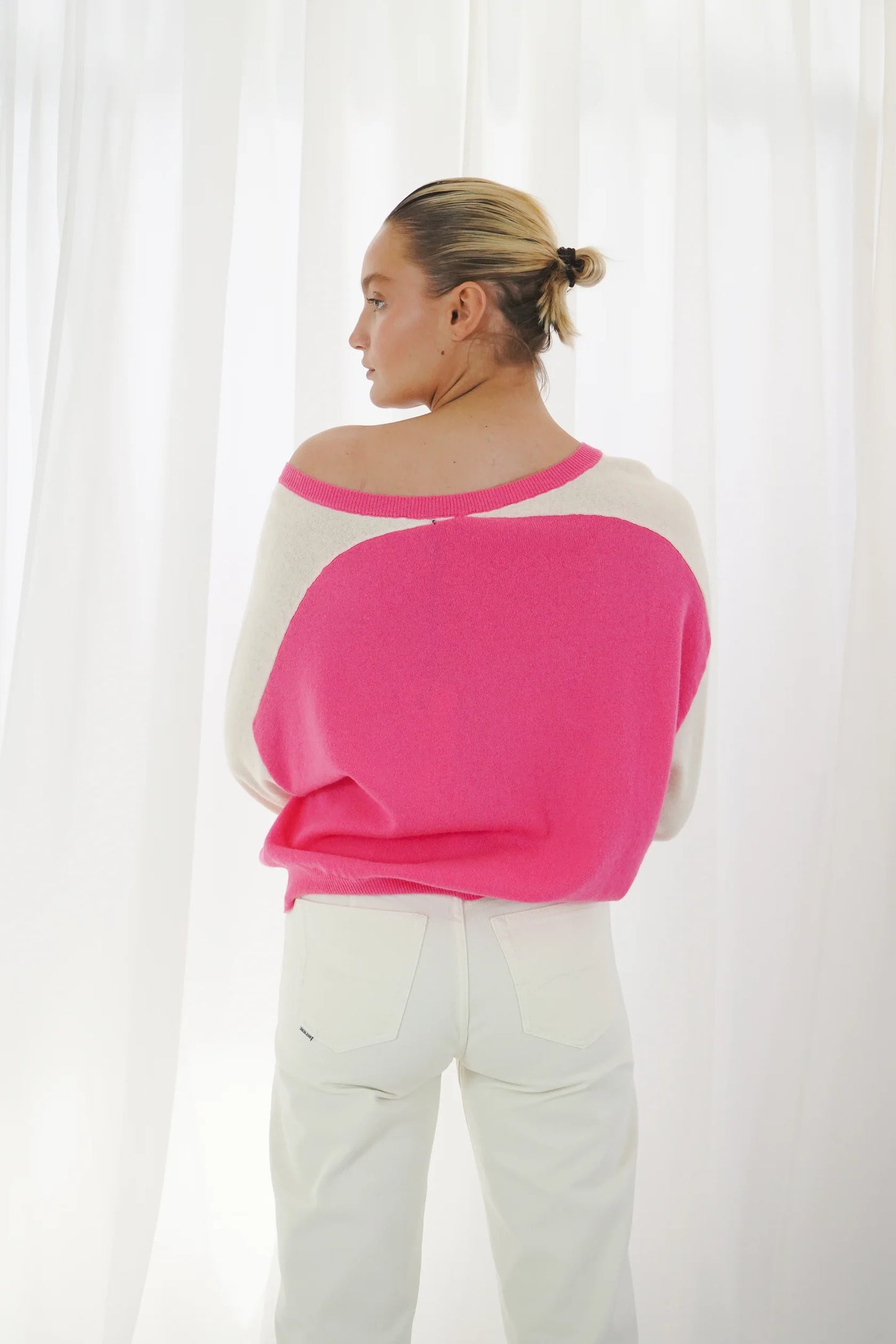 TWNS Wheatridge Bi Color V Neck Pullover Neon Pink