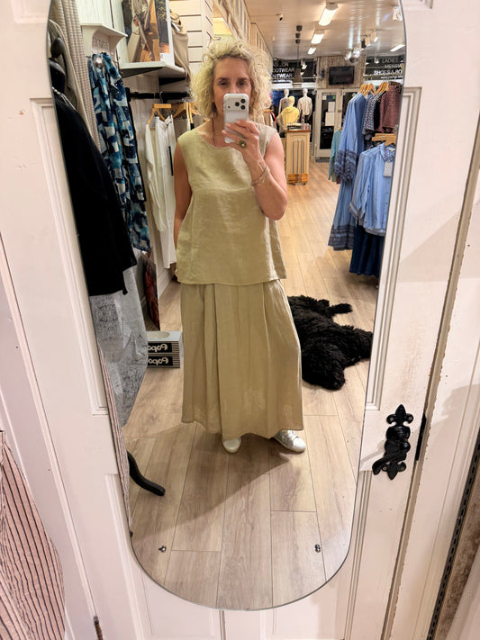 Neirami Long Linen Skirt