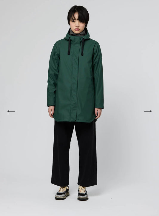 Tanta Snow Coat Garden Topiary