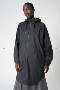 Tanta Sky Raincoat-Black