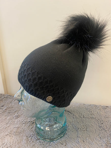 Peruzzi Textured Hat