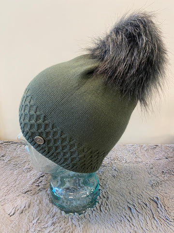 Peruzzi Textured Hat