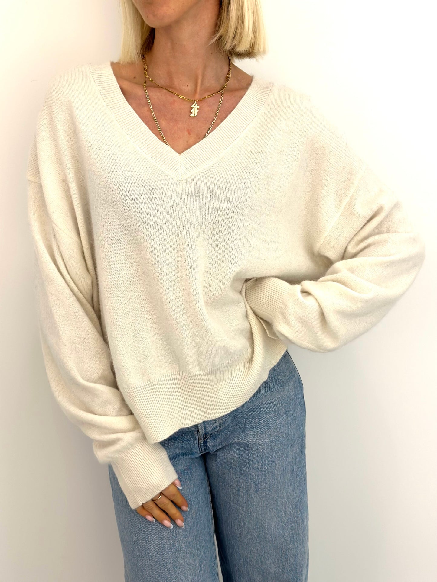 TWNS Boulder V-Neck Sweater Off White