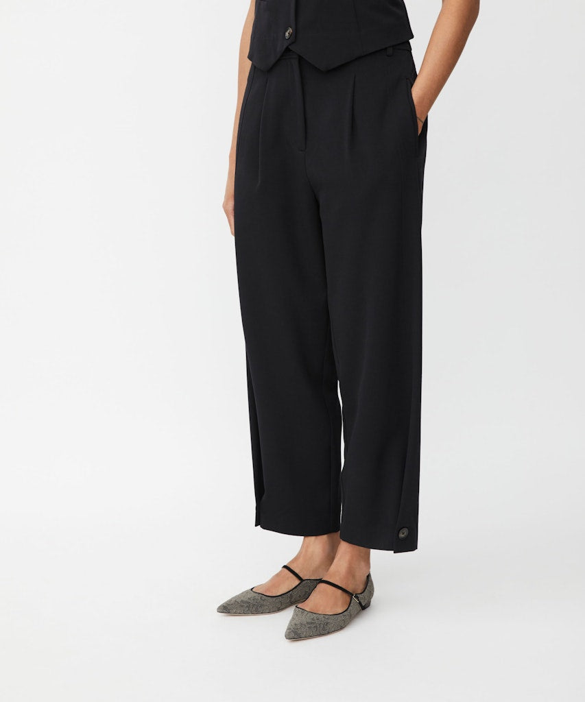 Masai Punna Trousers- Black