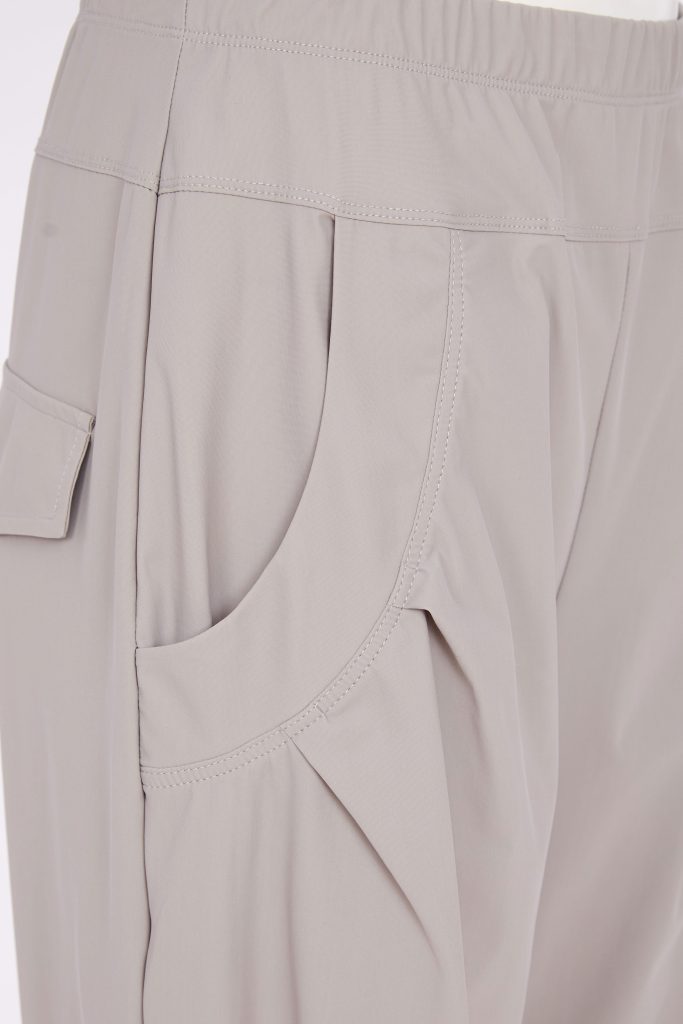 Naya Tuck Trouser-Taupe
