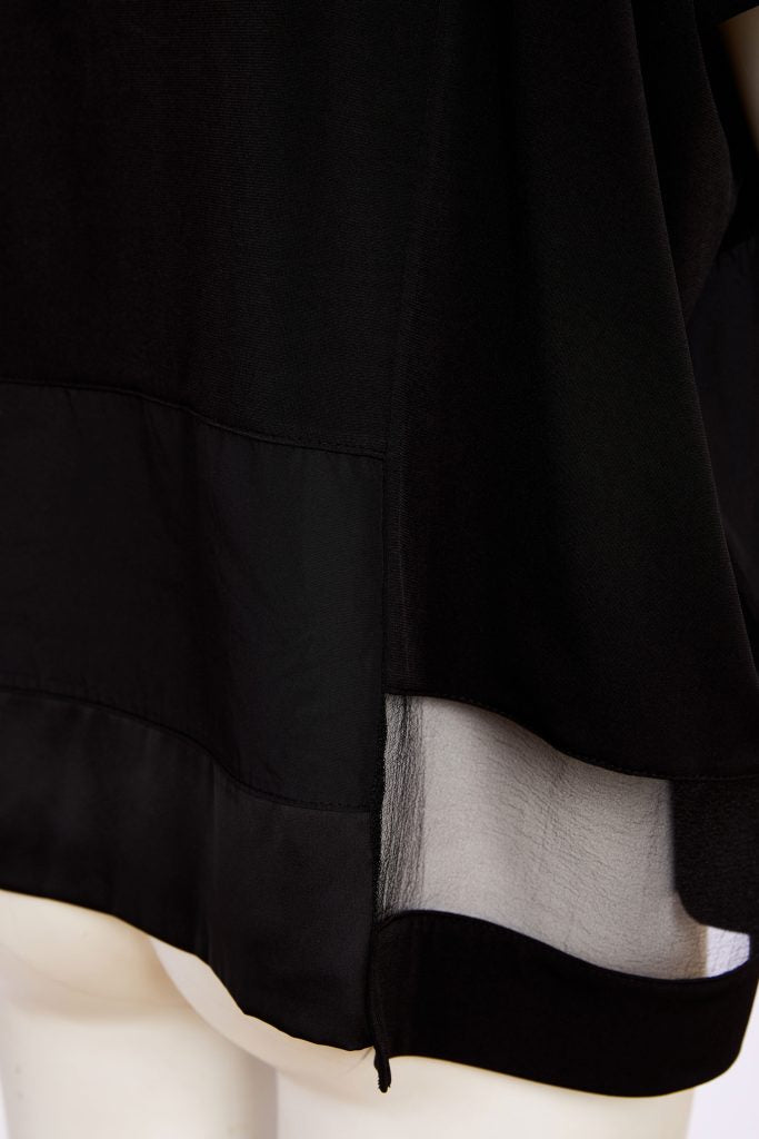 Naya Square Shape Top With Contrast Fabric