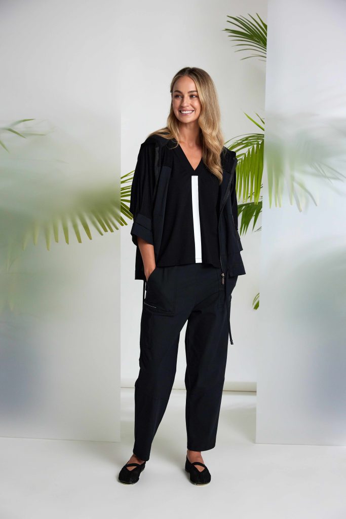 Naya Vee Neck Top With Contrast Colour Black