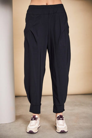 Naya Tuck Trouser- Black