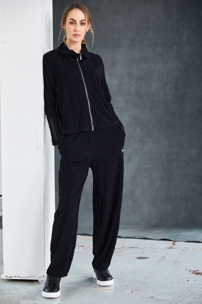 Naya Embossed Knit Soft Pull Up Trouser