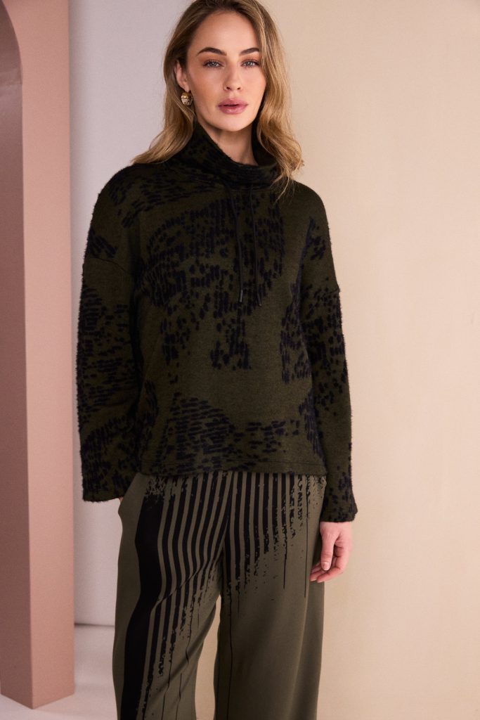Naya Flocked Placement Print High Neck Thyme