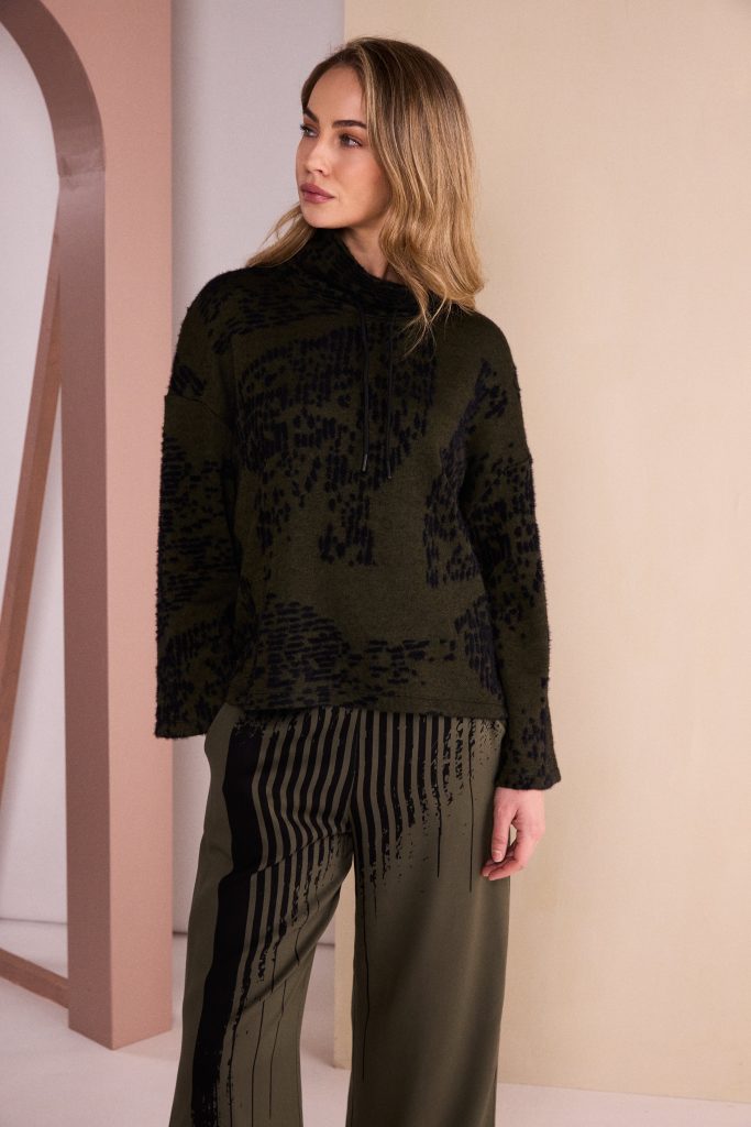 Naya Flocked Placement Print High Neck Thyme