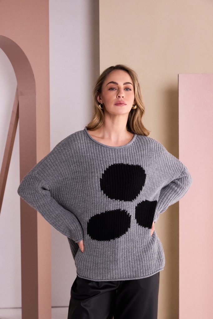 Naya Round Neck Knit With Spot Grey