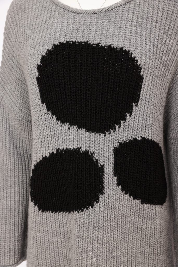 Naya Round Neck Knit With Spot Grey