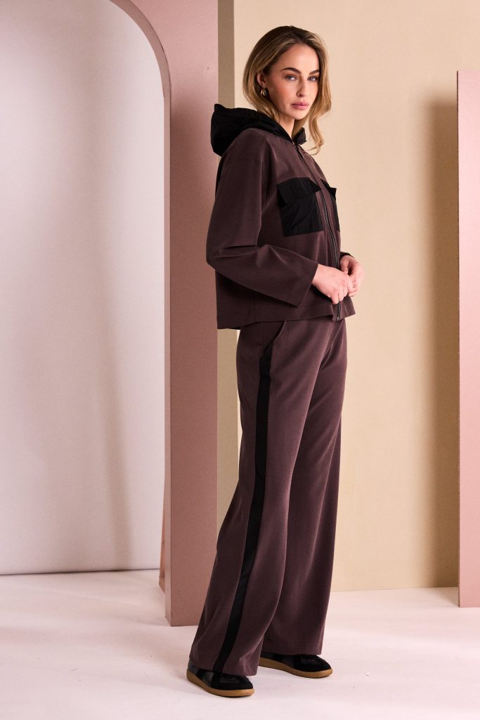 Naya Wide Leg Pull Up Trouser With Contrast Panel