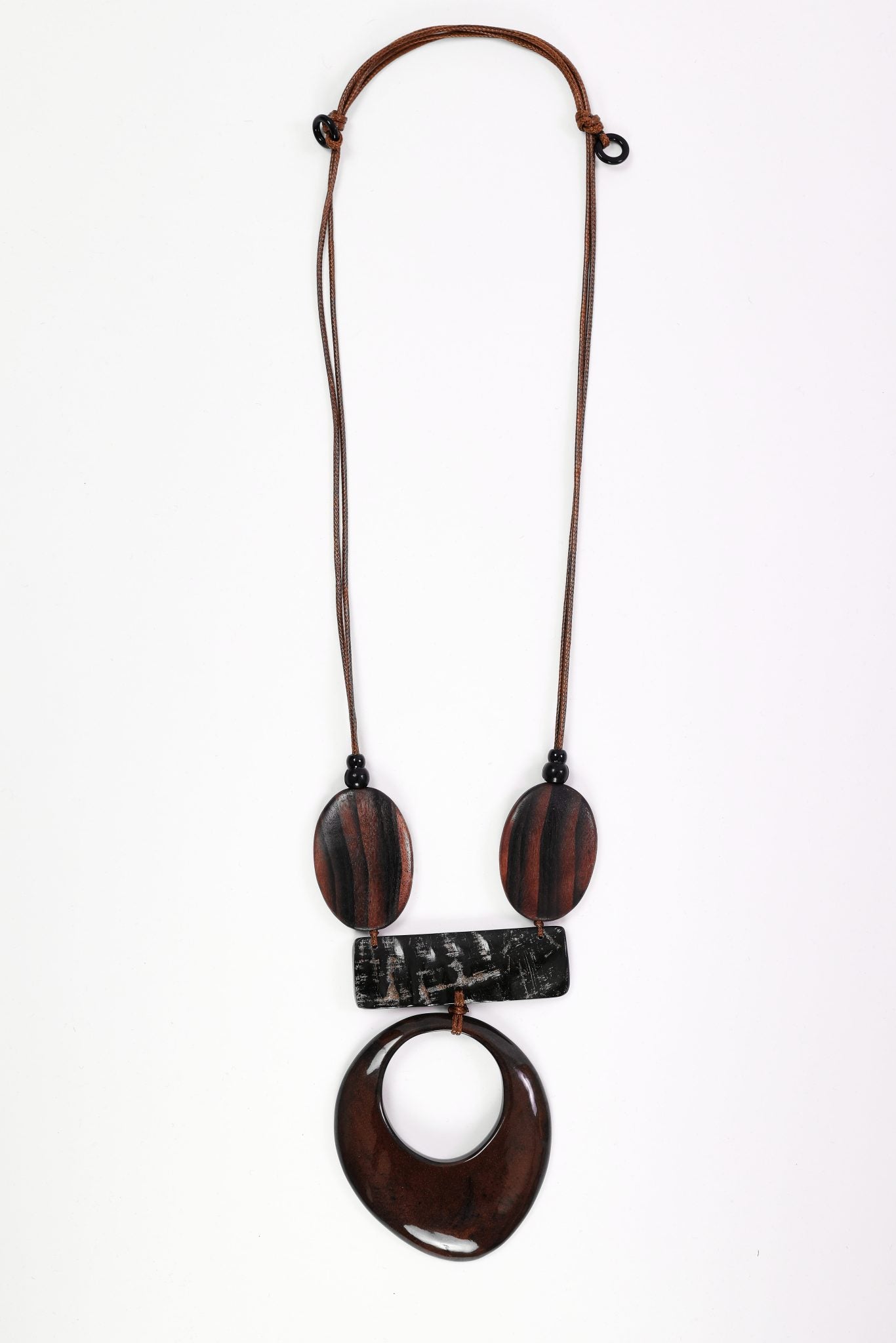 Naya Elongated Disc Necklace With Stripe Bar And Disc