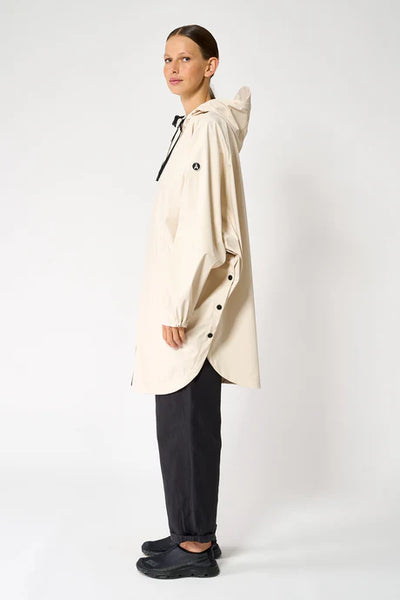 Tanta Sky Raincoat-Whitecap