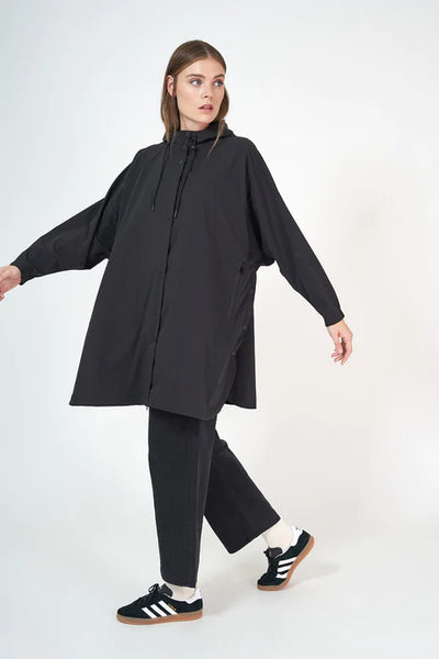 Tanta Lejak Raincoat- Black