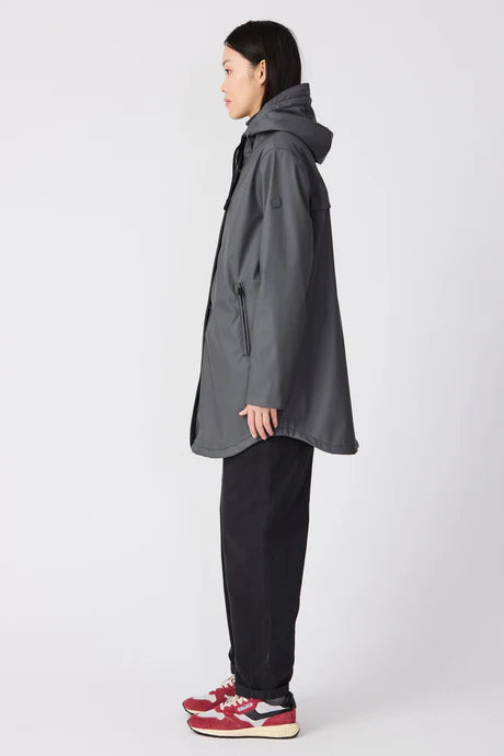 Tanta Snow Coat- Magnet