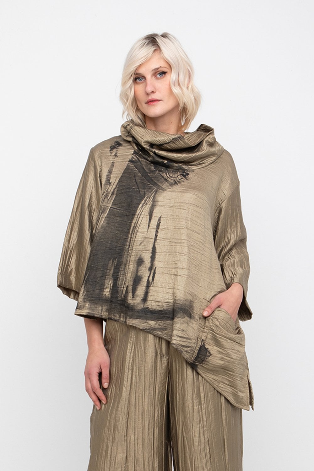 Ozai N Ku Crinkle Brush Print Top Gold