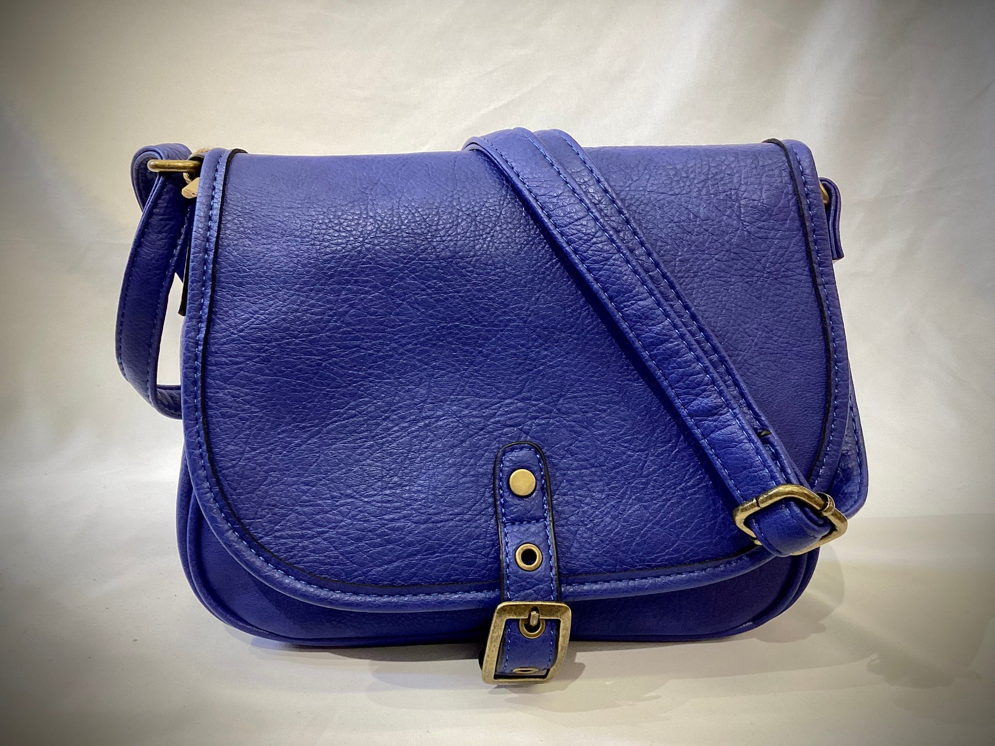 Crossbody Vegan Medium Soft - buckle