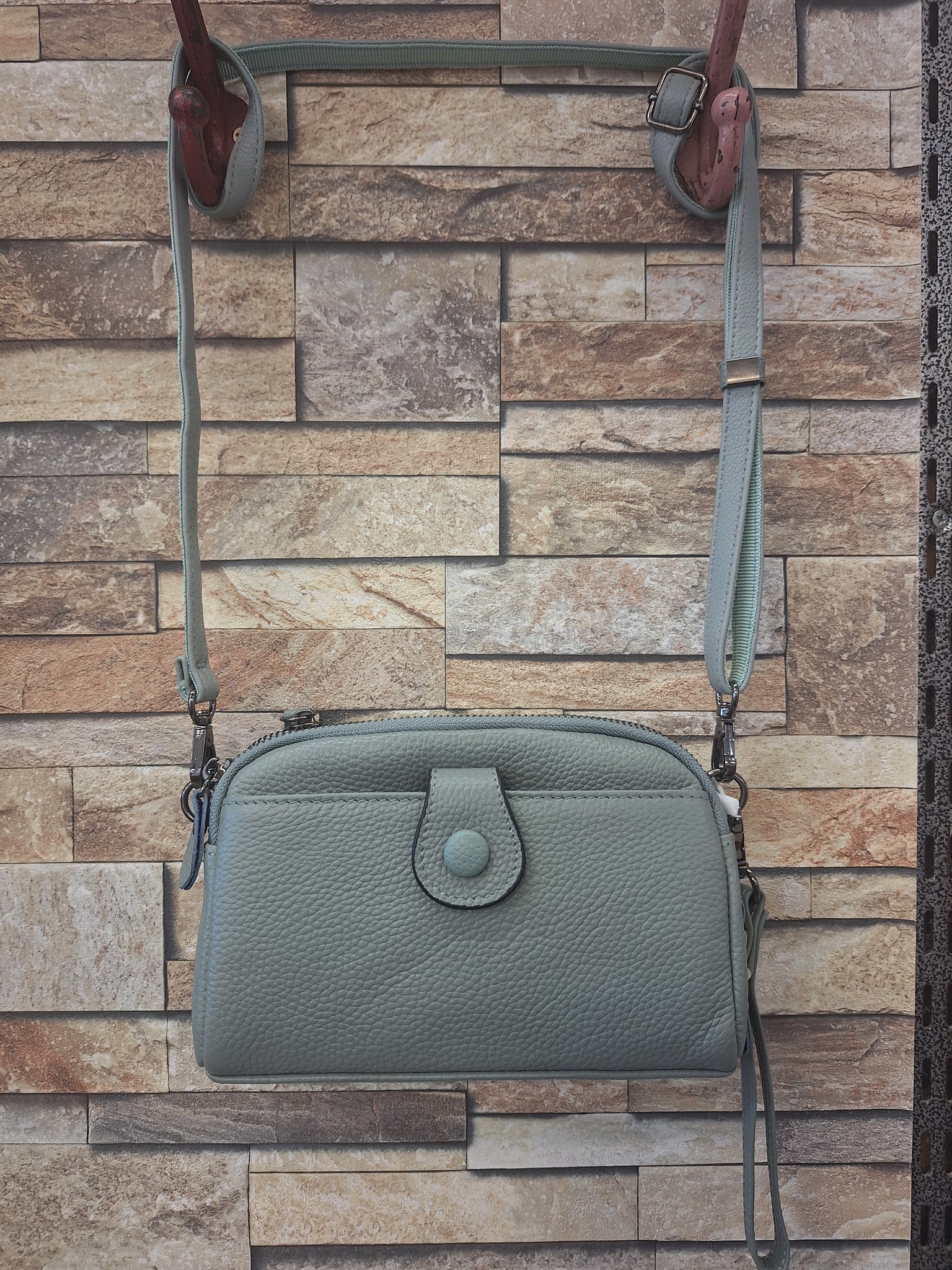 Leather holdall bag