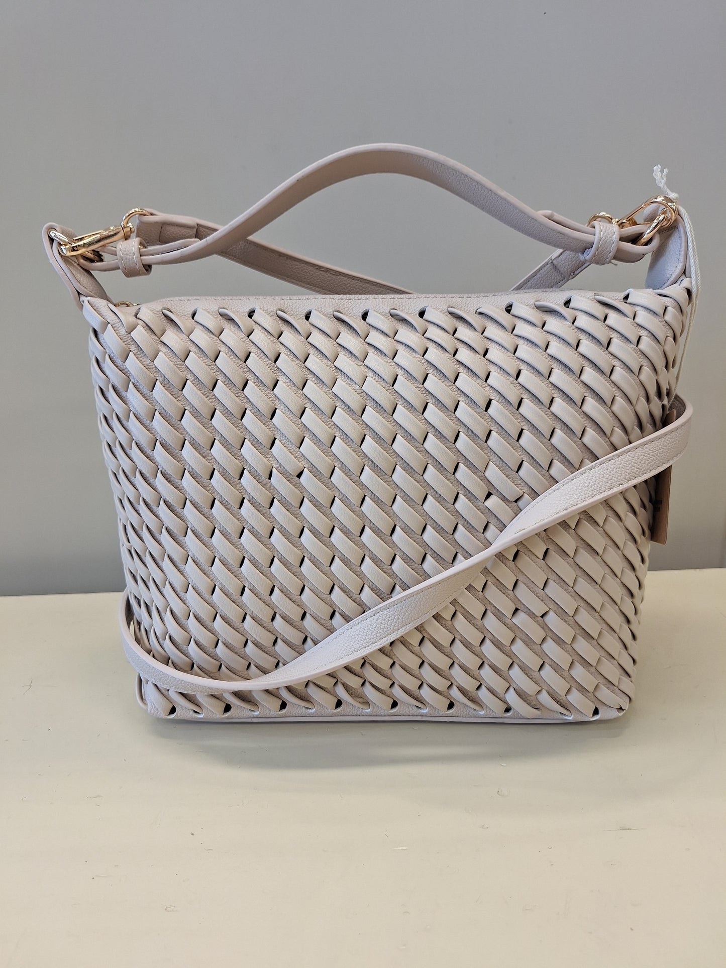 Weaved bag medium