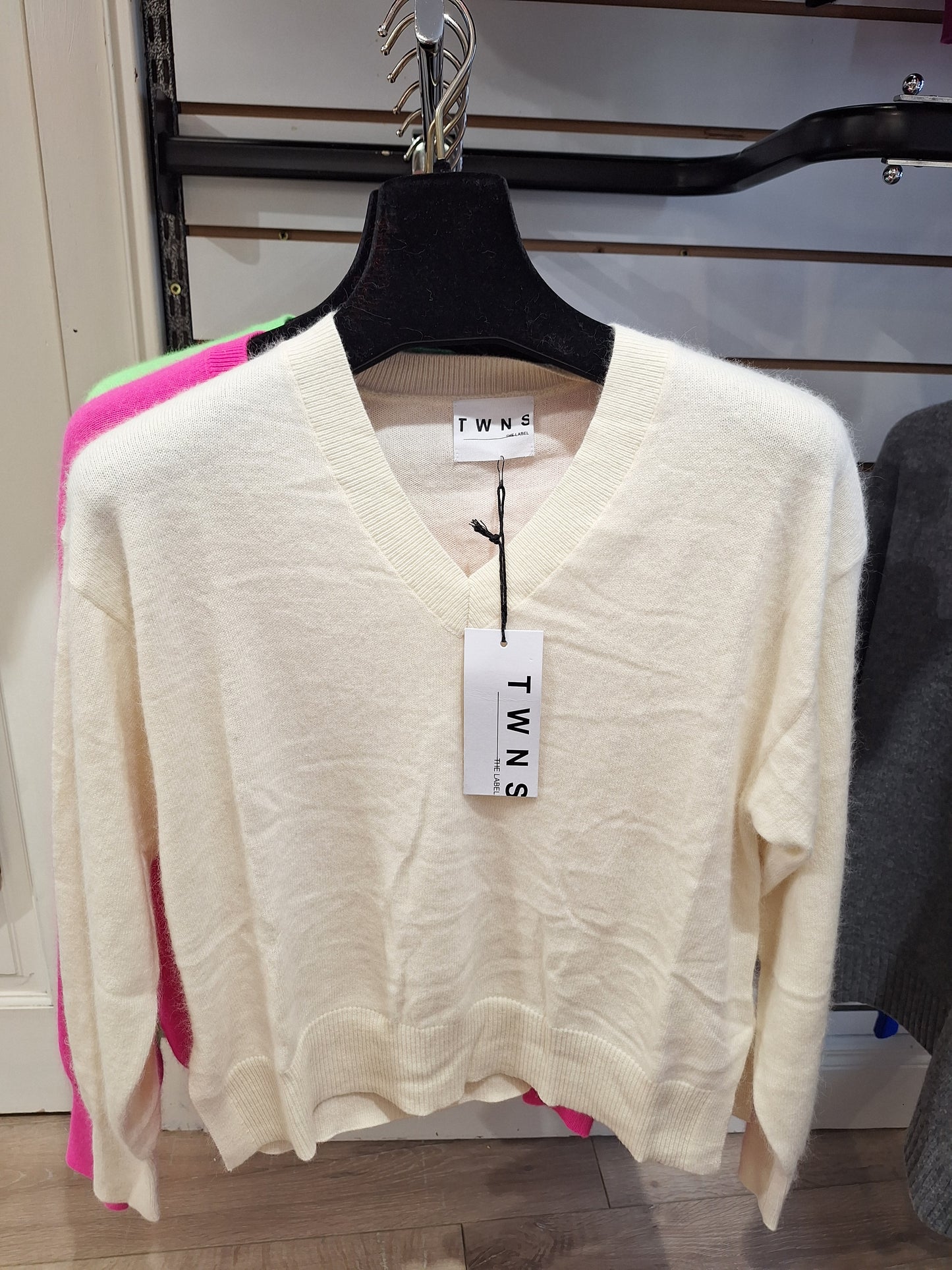 TWNS Boulder V-Neck Sweater Mottled Beige